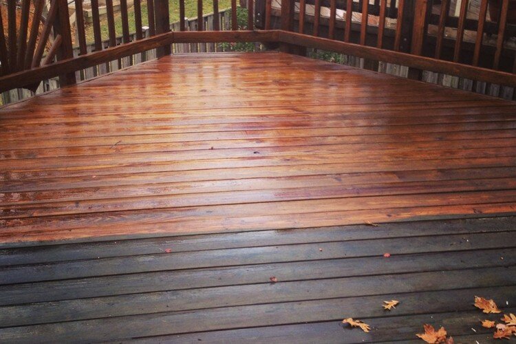 Green USA Professional Pressure Washing Cleaning - Photo of Home Deck Exterior Proffesional Pressure Washing Cleaning